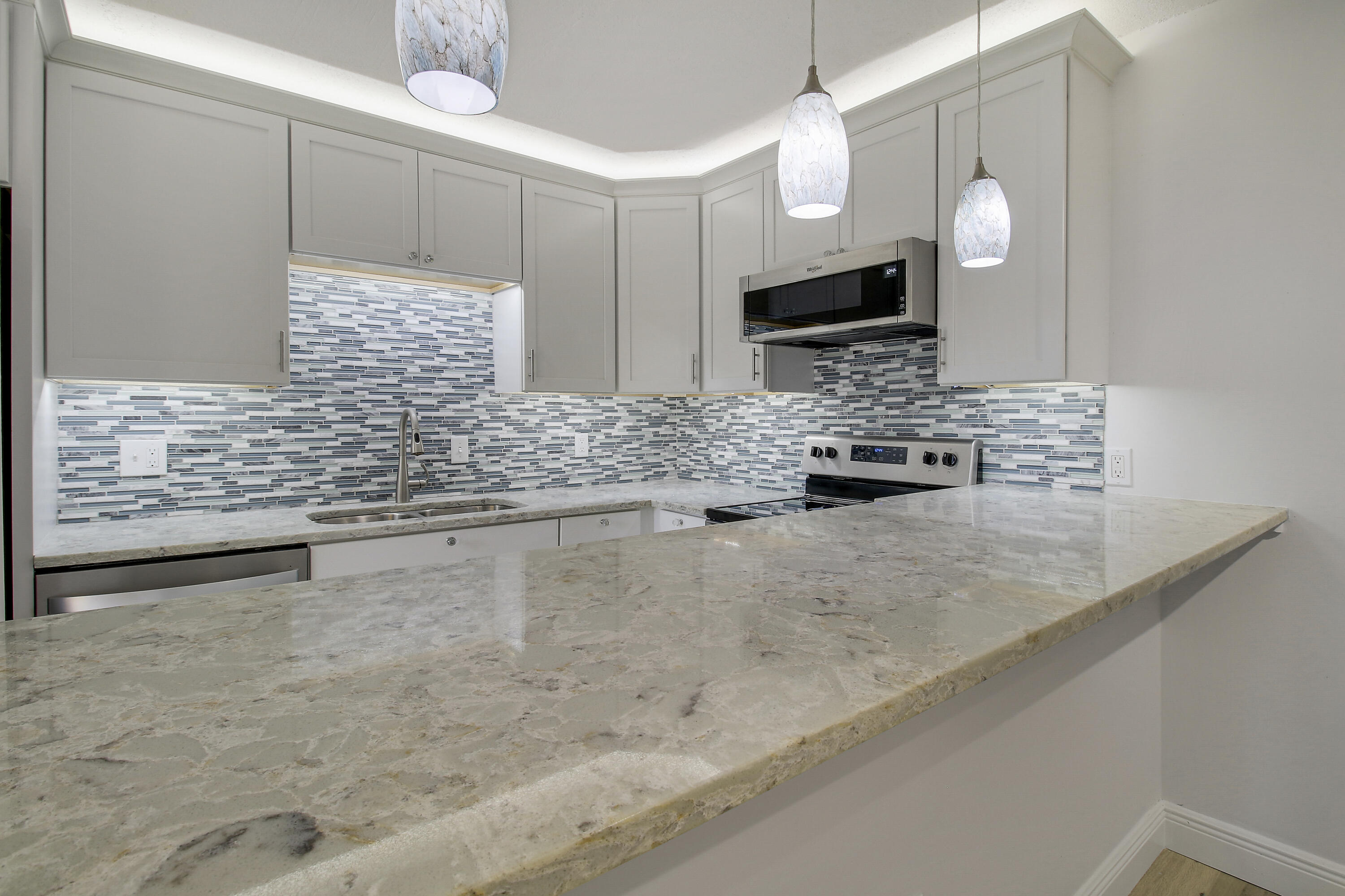 825 Center Street 30b