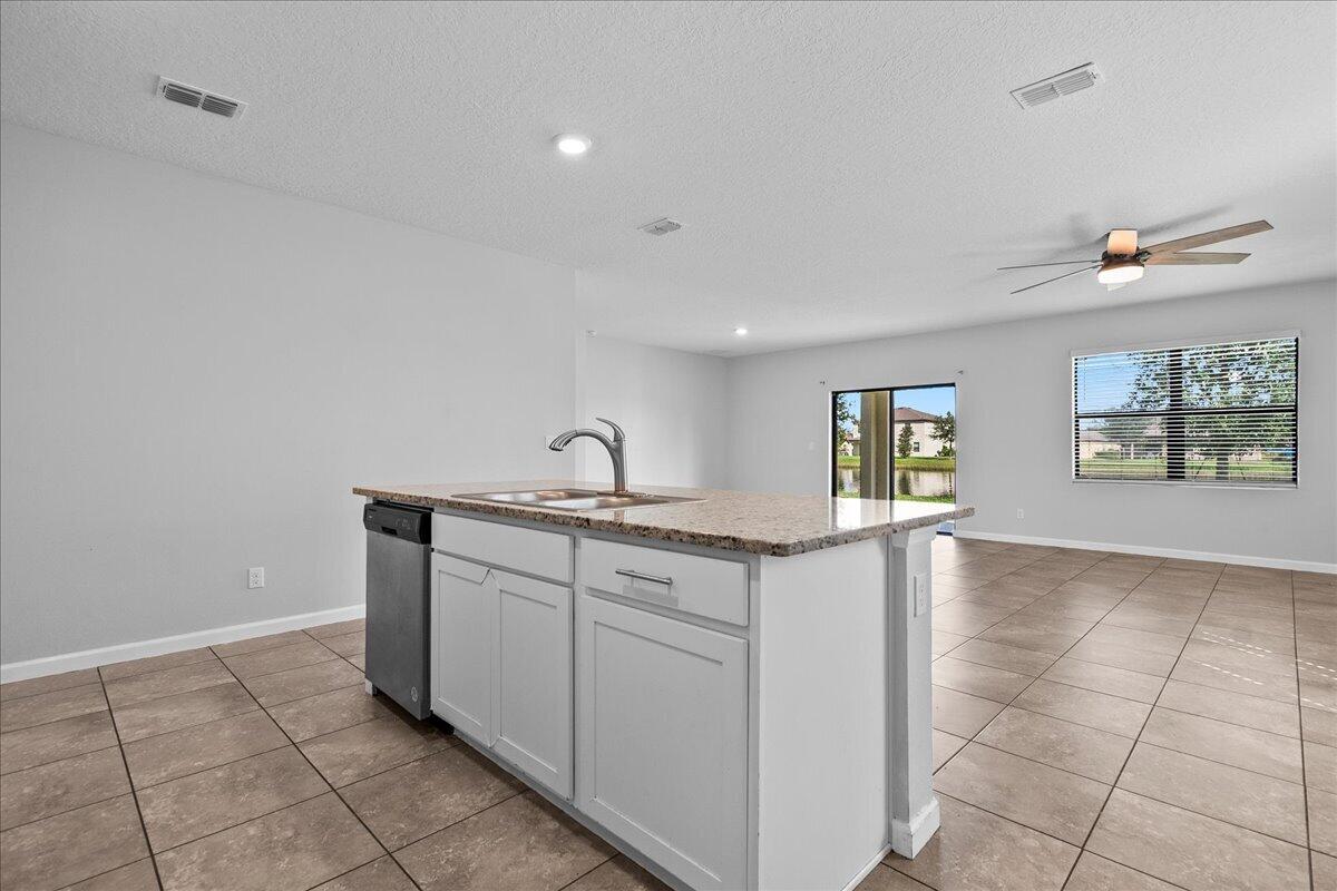 6270 NW REGENT Street, Port St. Lucie