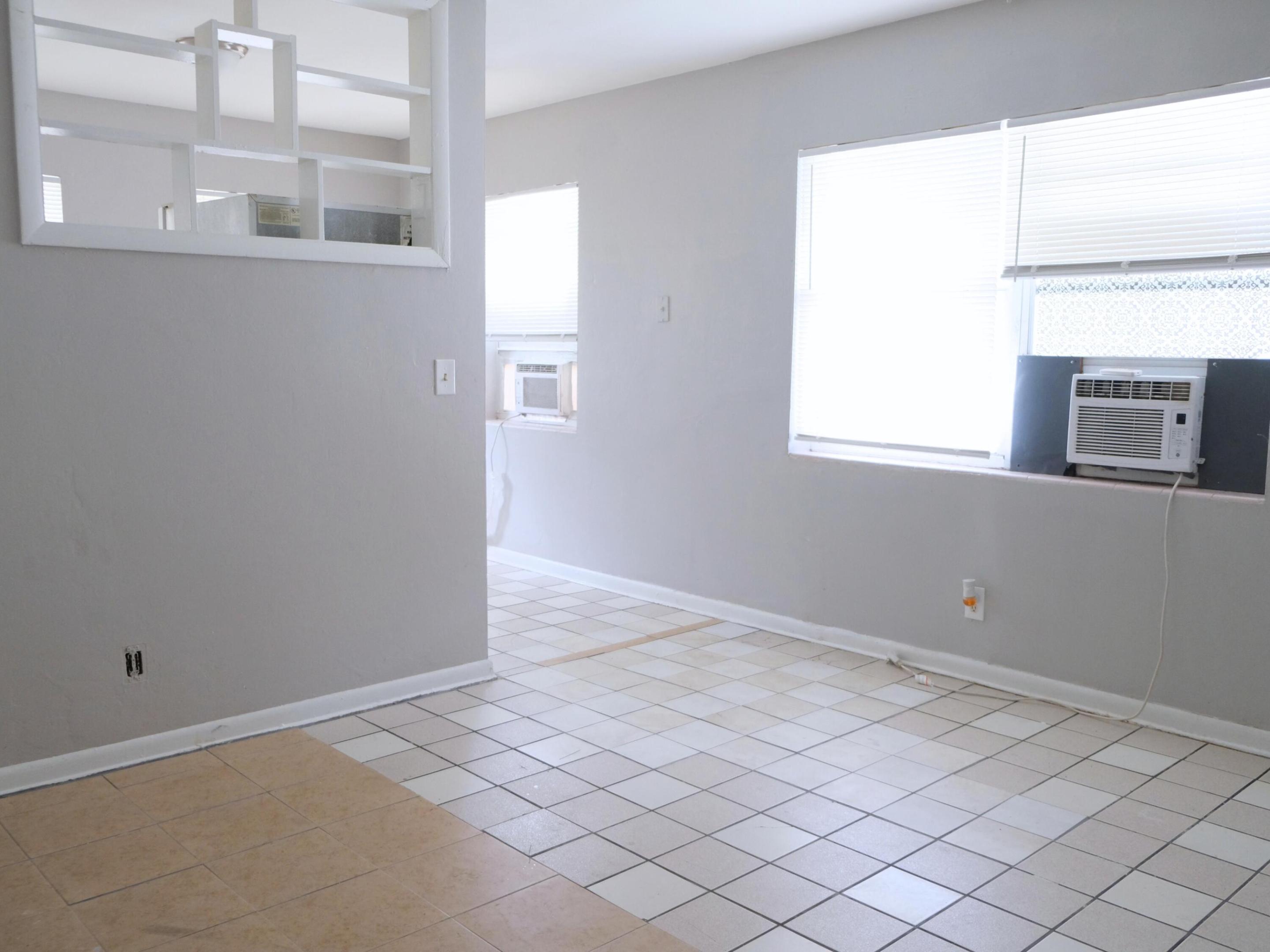 1215 7TH Avenue N 1217