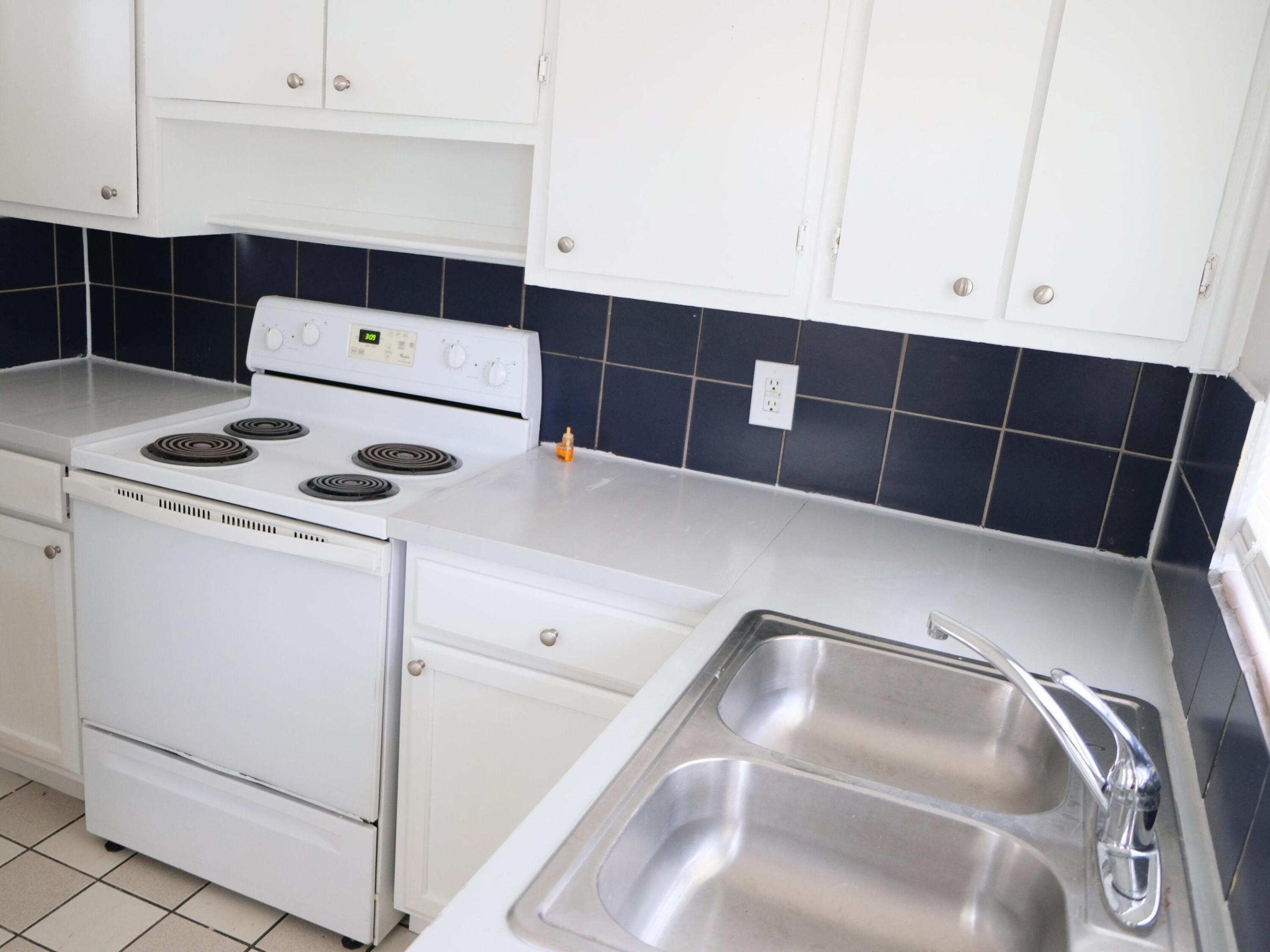1215 7TH Avenue N 1217