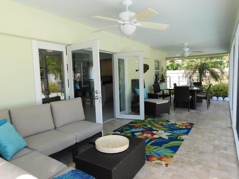 1150 EMERALD Lane