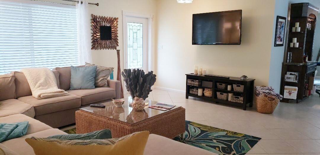 1150 EMERALD Lane