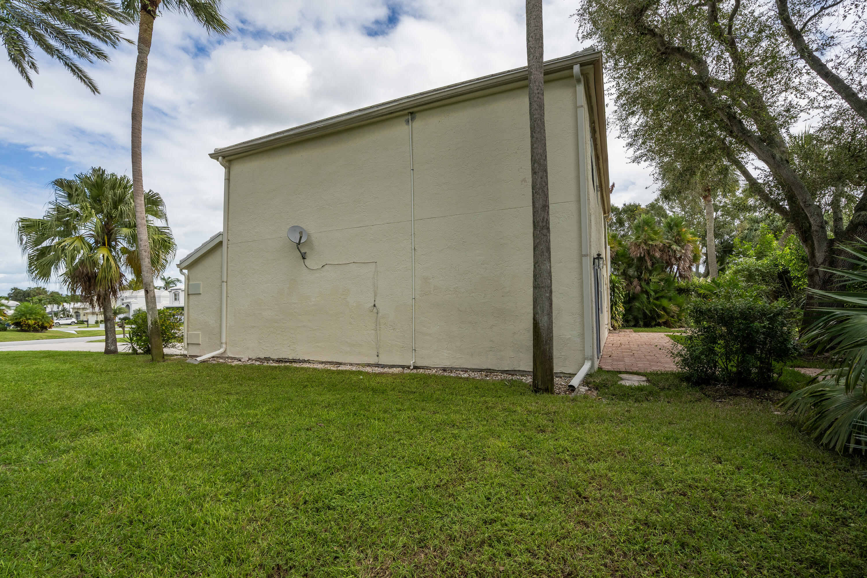 18205 SE Fairview Circle