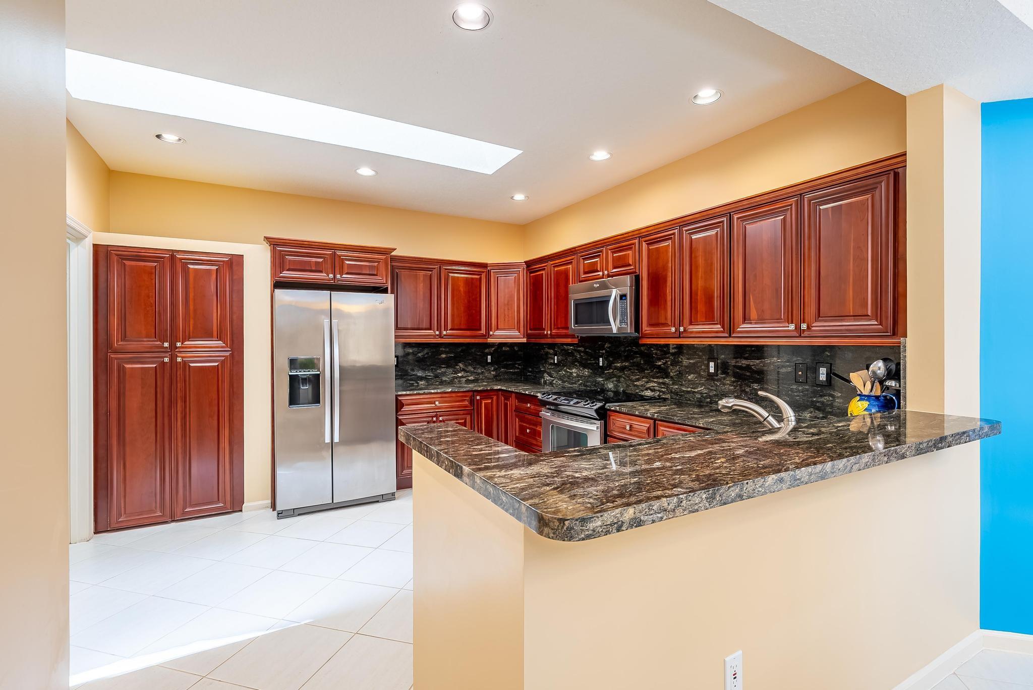 12515 Crystal Pointe Dr B