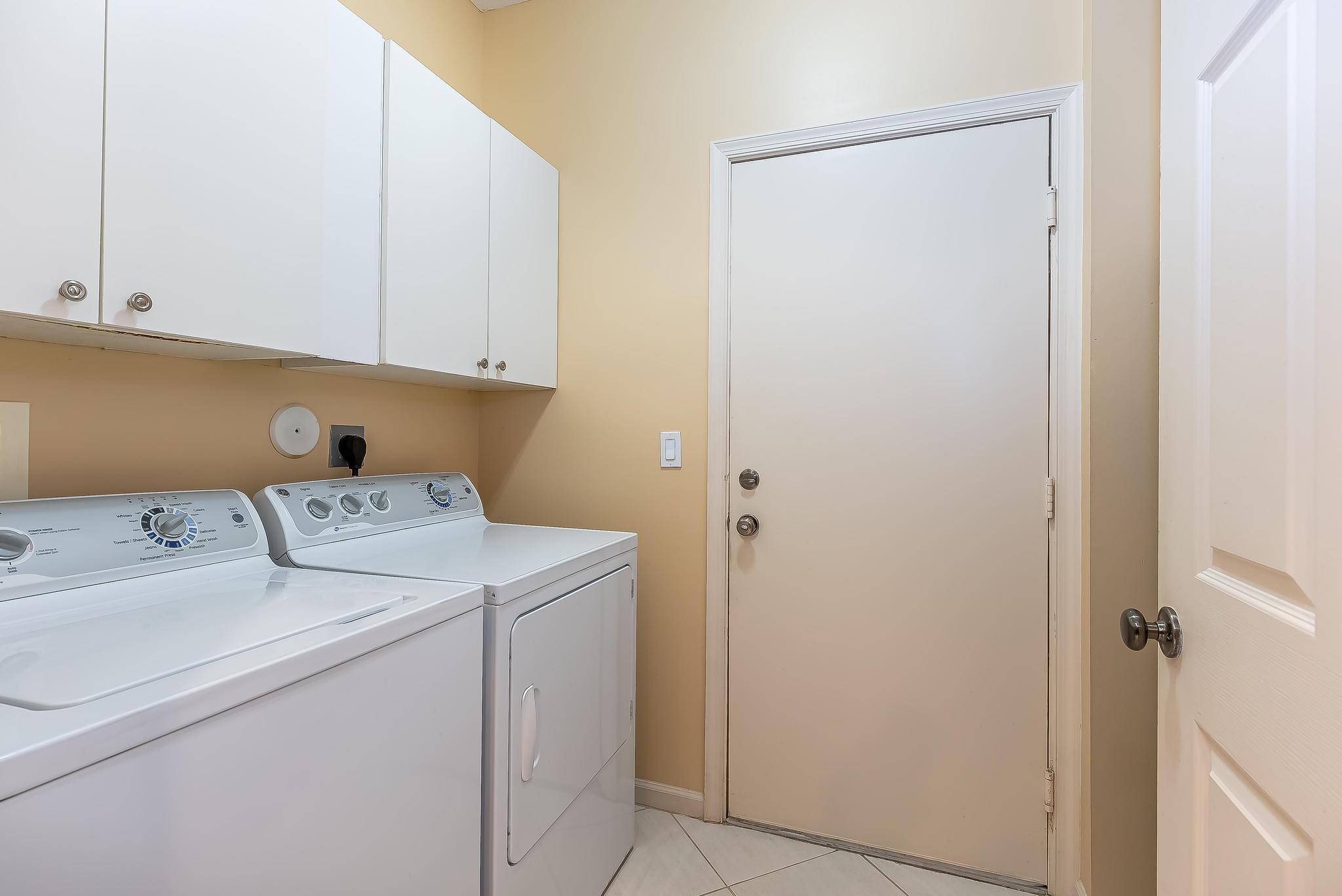 12515 Crystal Pointe Dr B