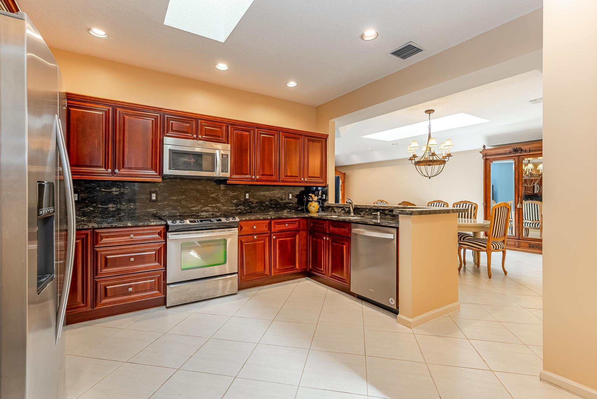 12515 Crystal Pointe Dr B