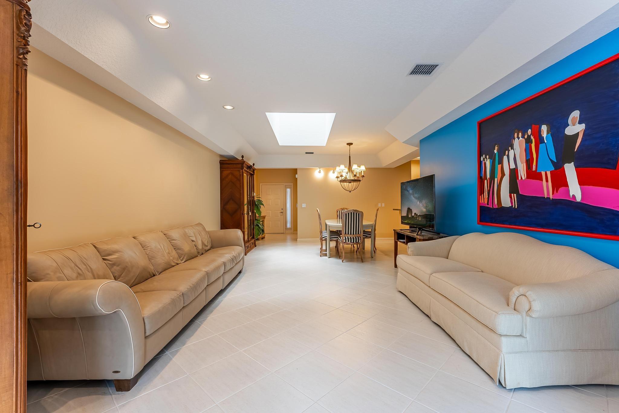 12515 Crystal Pointe Dr B