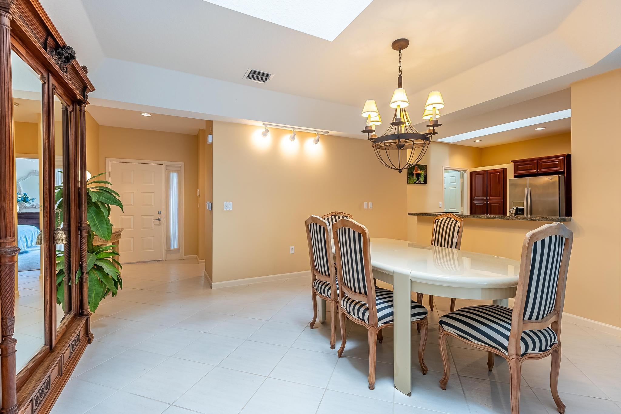 12515 Crystal Pointe Dr B