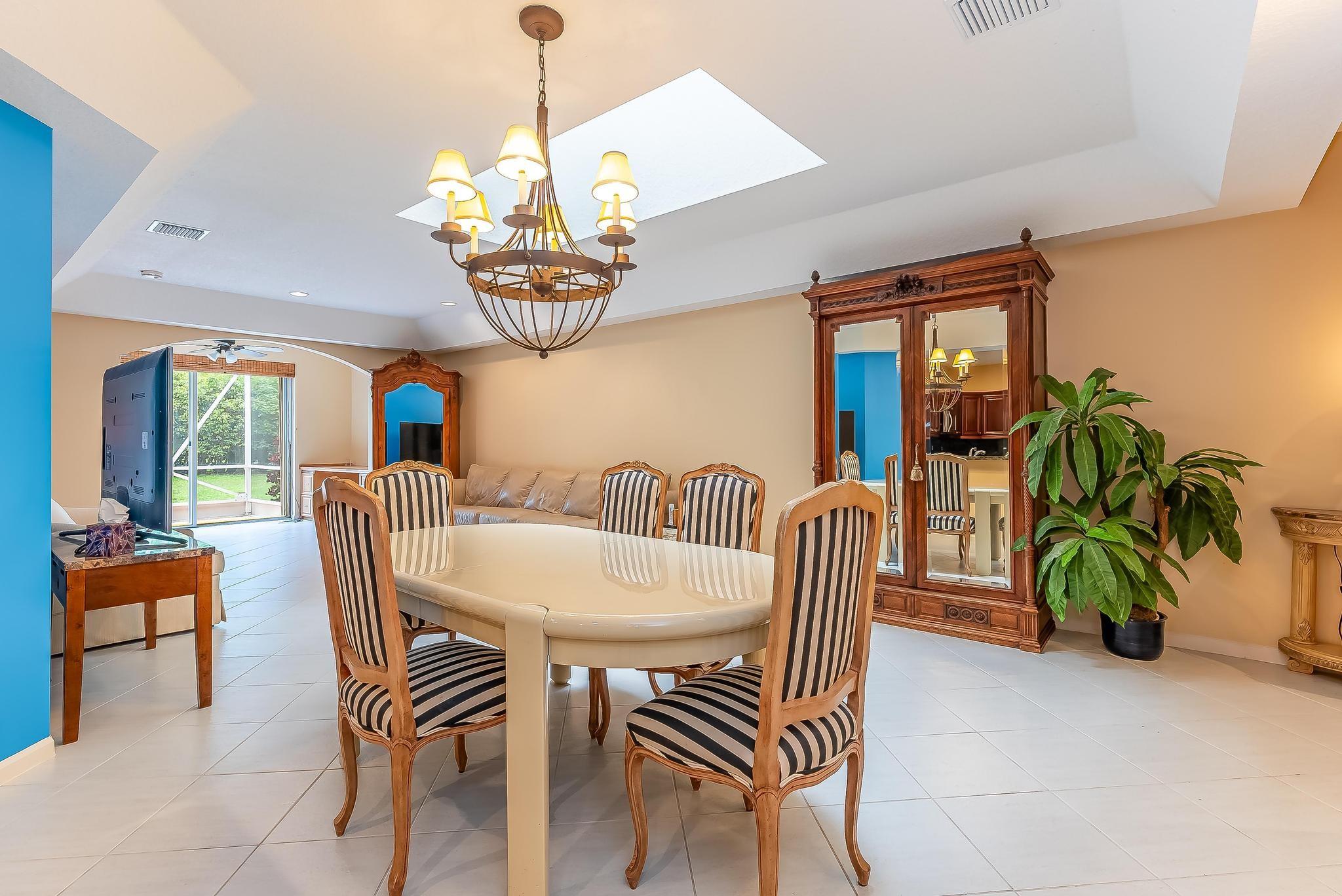 12515 Crystal Pointe Dr B