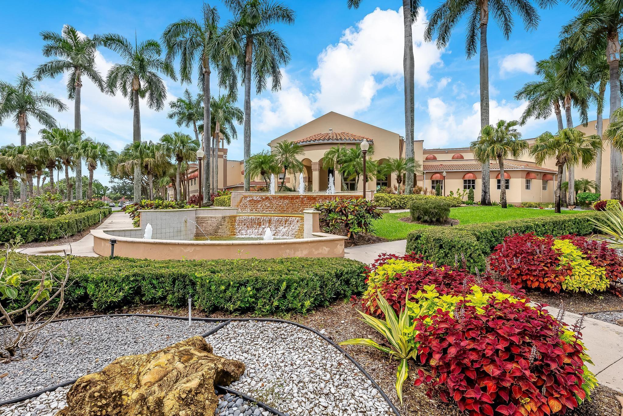 12515 Crystal Pointe Dr B