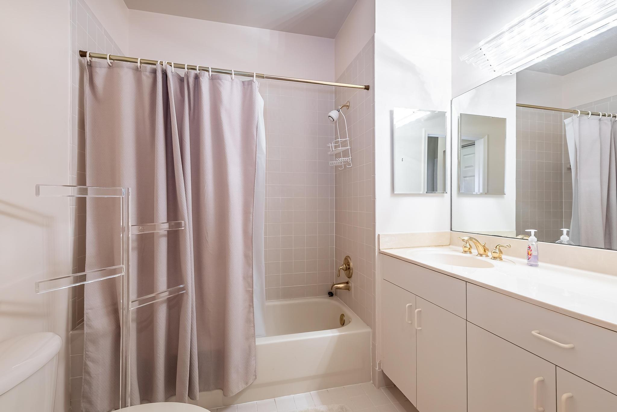 12515 Crystal Pointe Dr B