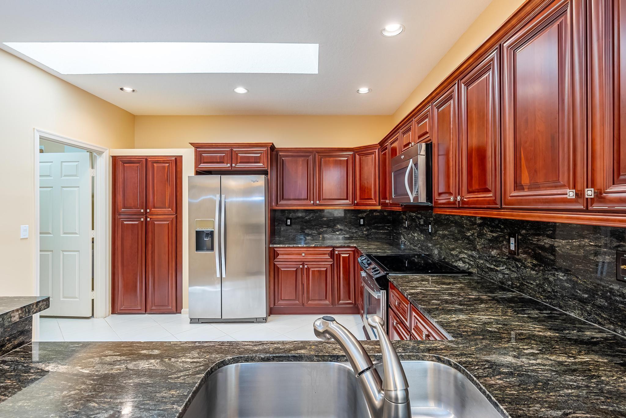 12515 Crystal Pointe Dr B