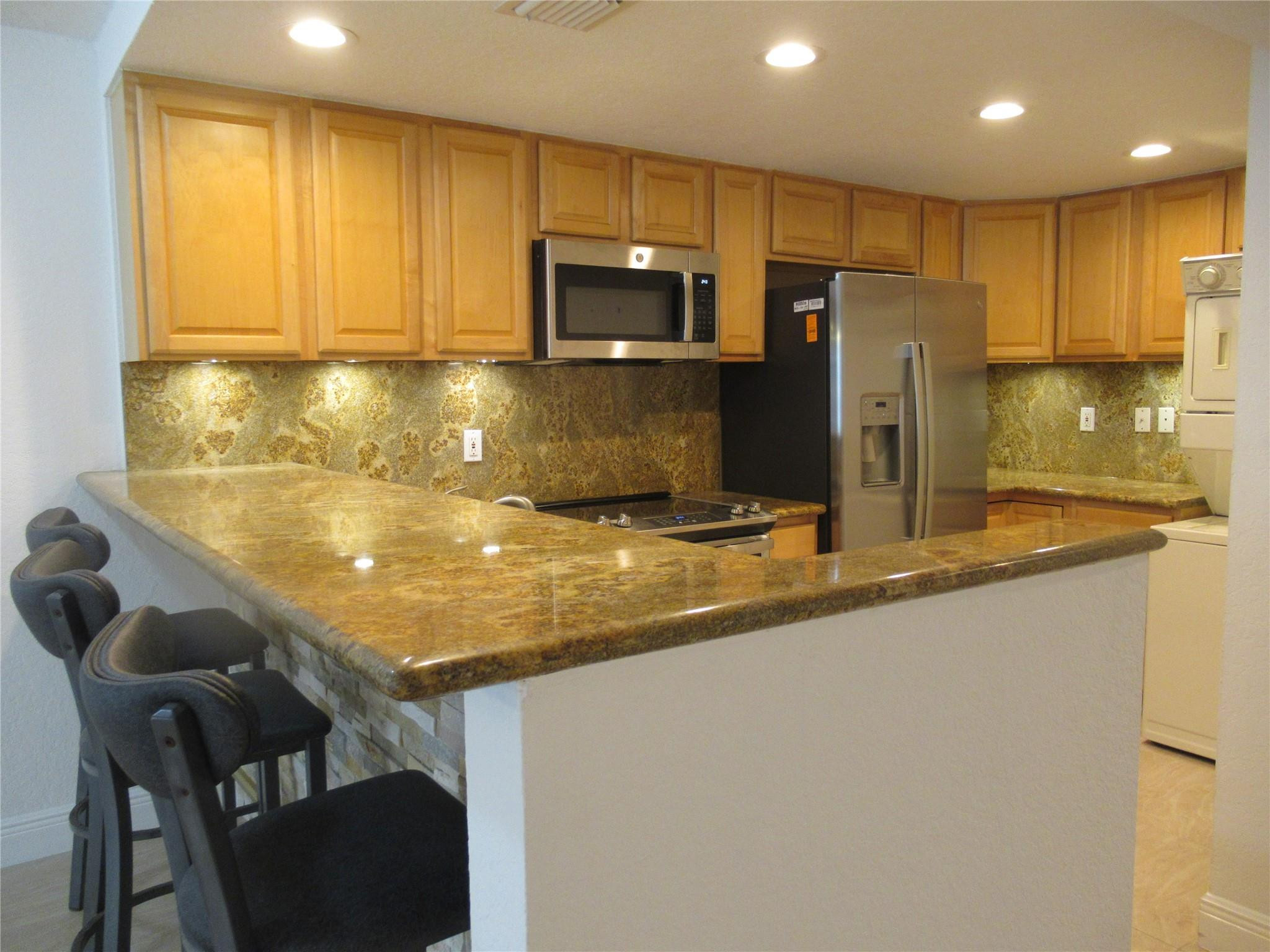 11 Royal Palm Way 11-102