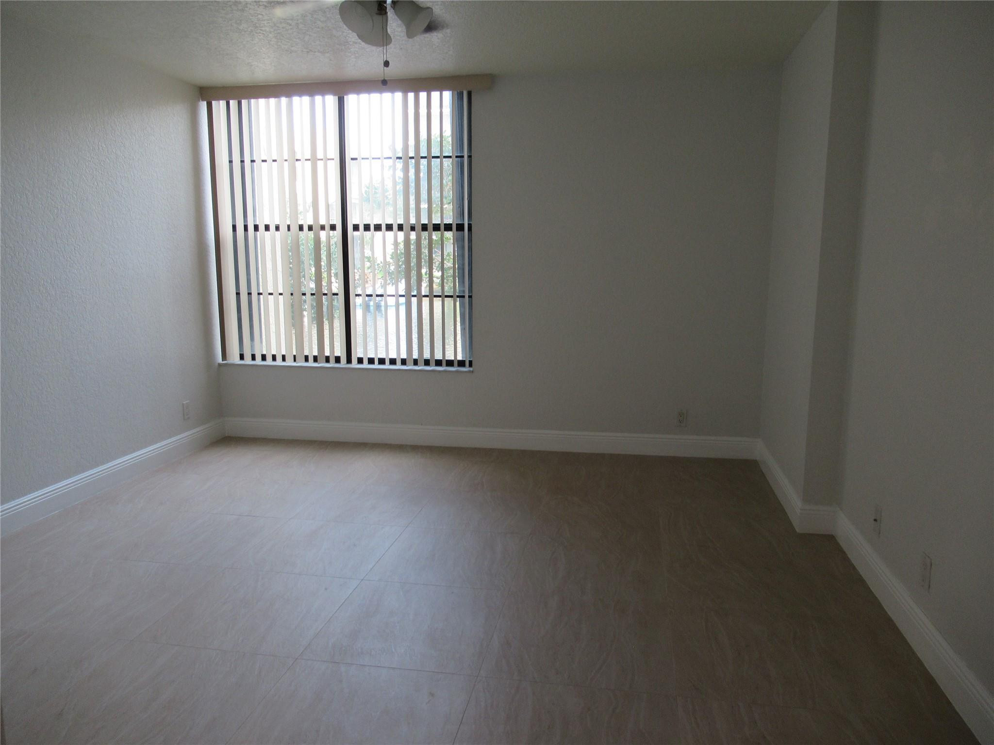 11 Royal Palm Way 11-102