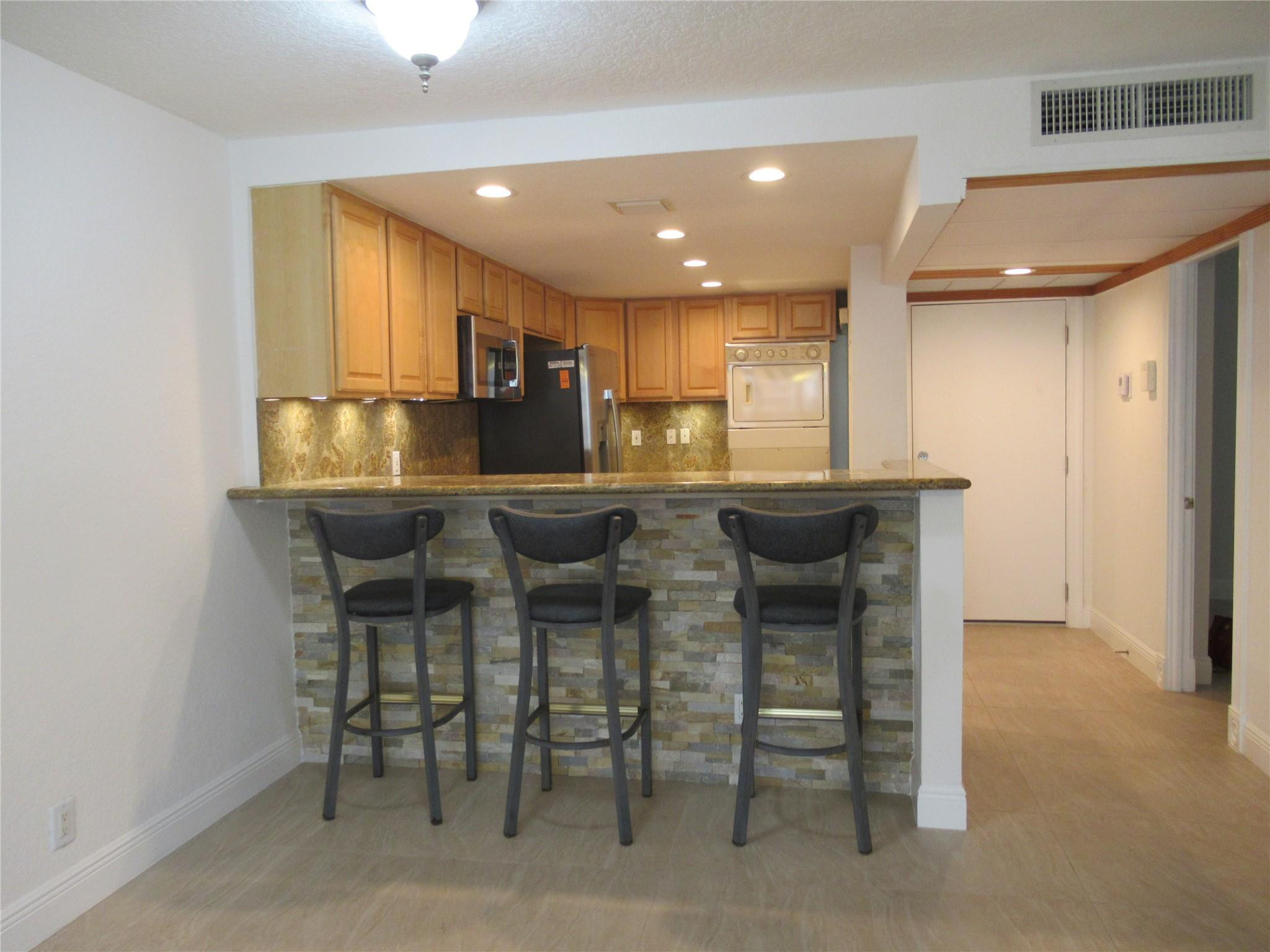 11 Royal Palm Way 11-102