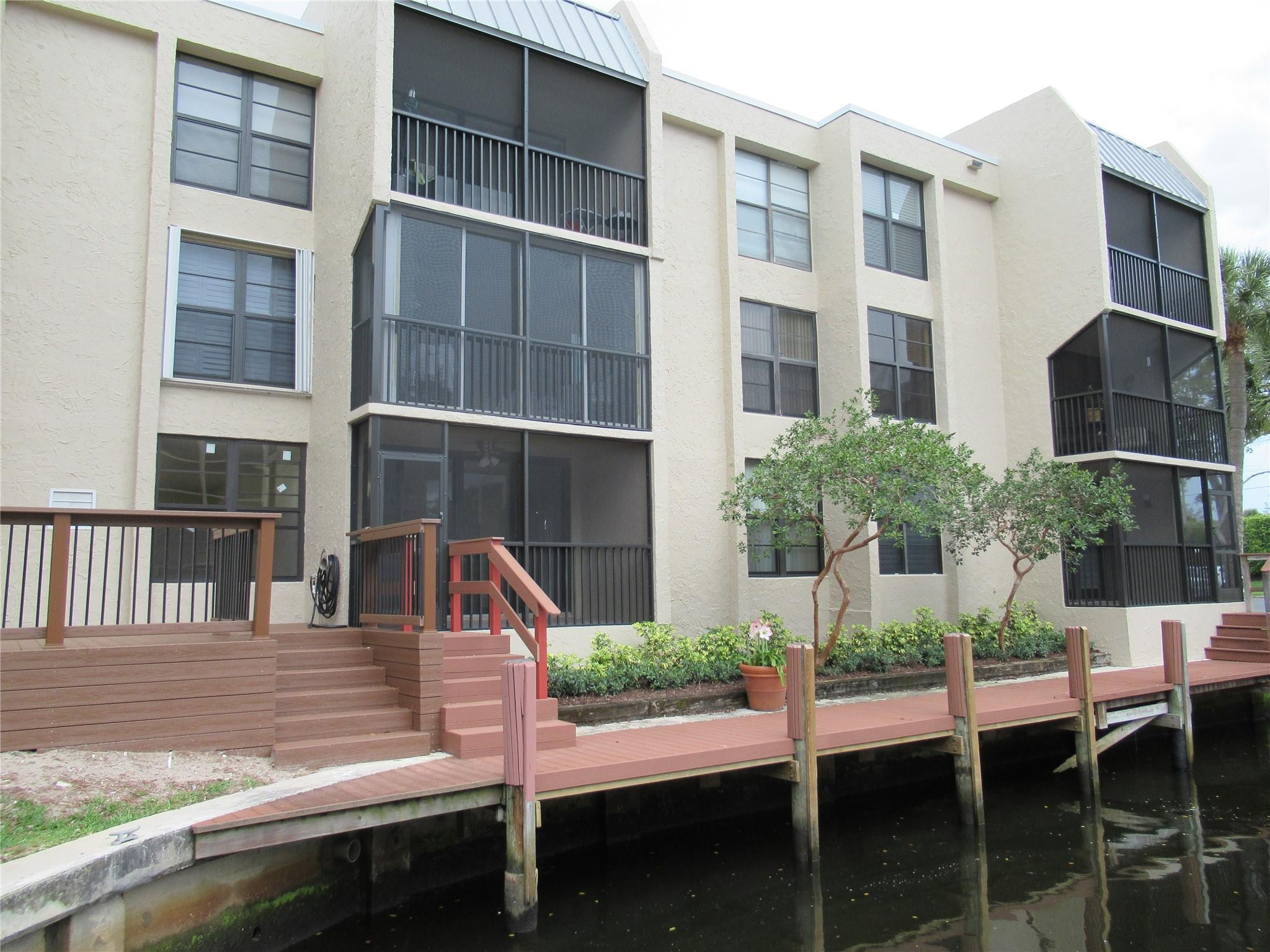11 Royal Palm Way 11-102
