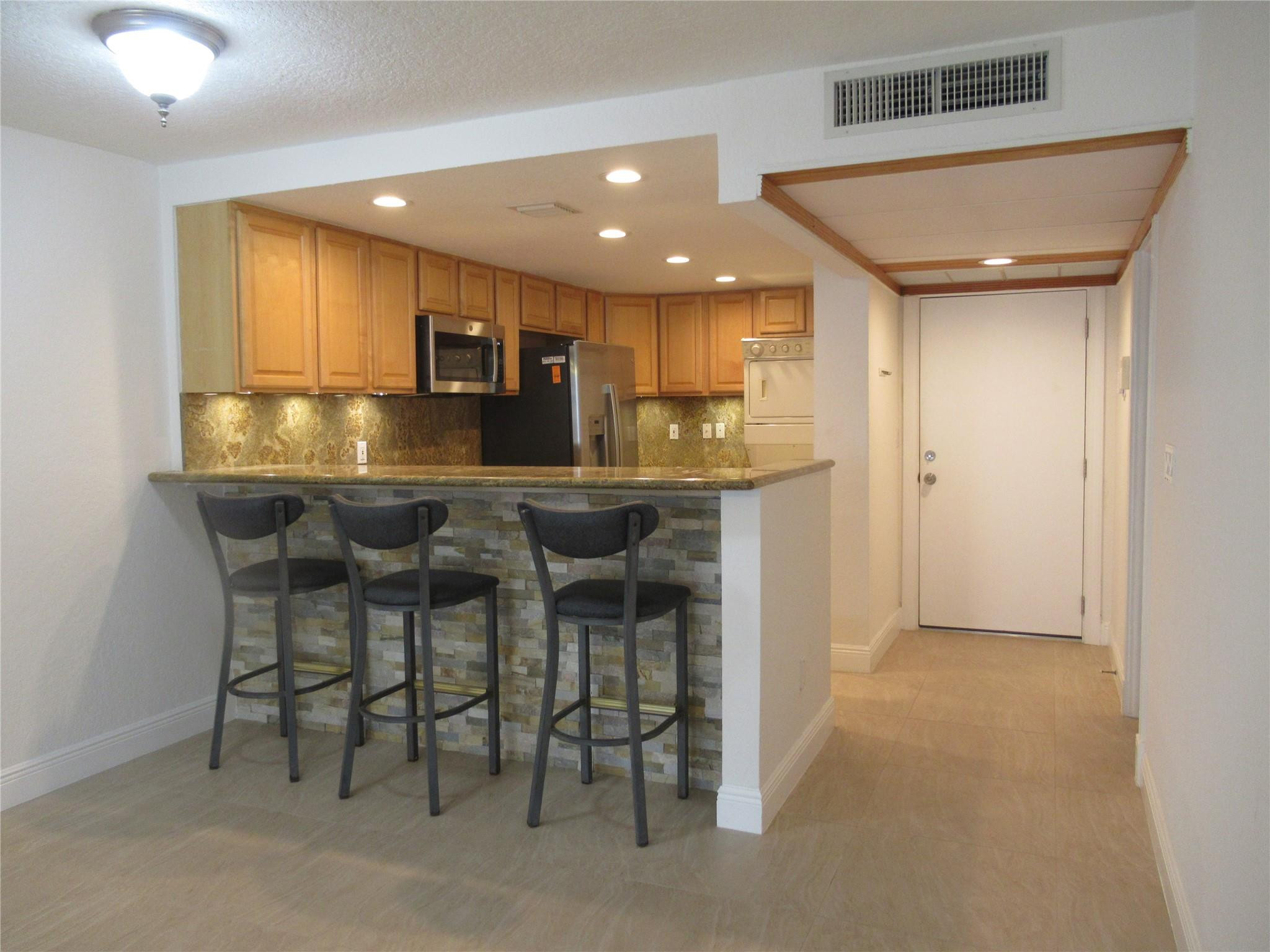 11 Royal Palm Way 11-102