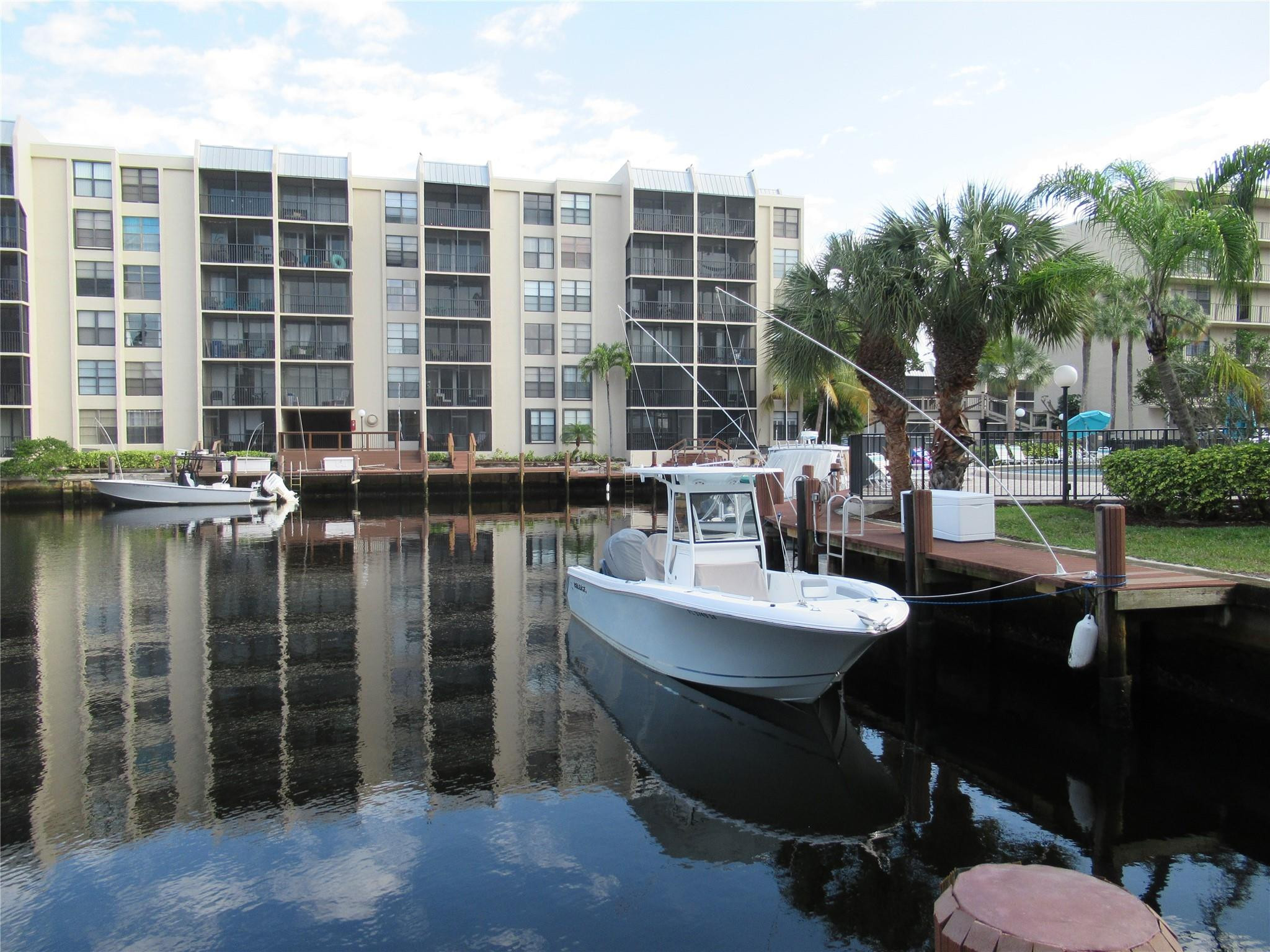11 Royal Palm Way 11-102