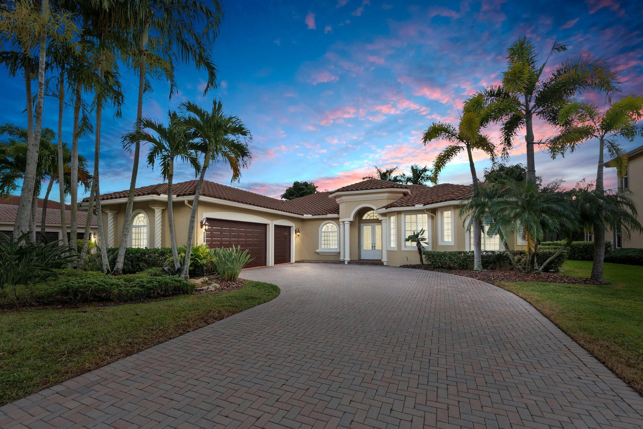 4641 SW Long Bay Dr