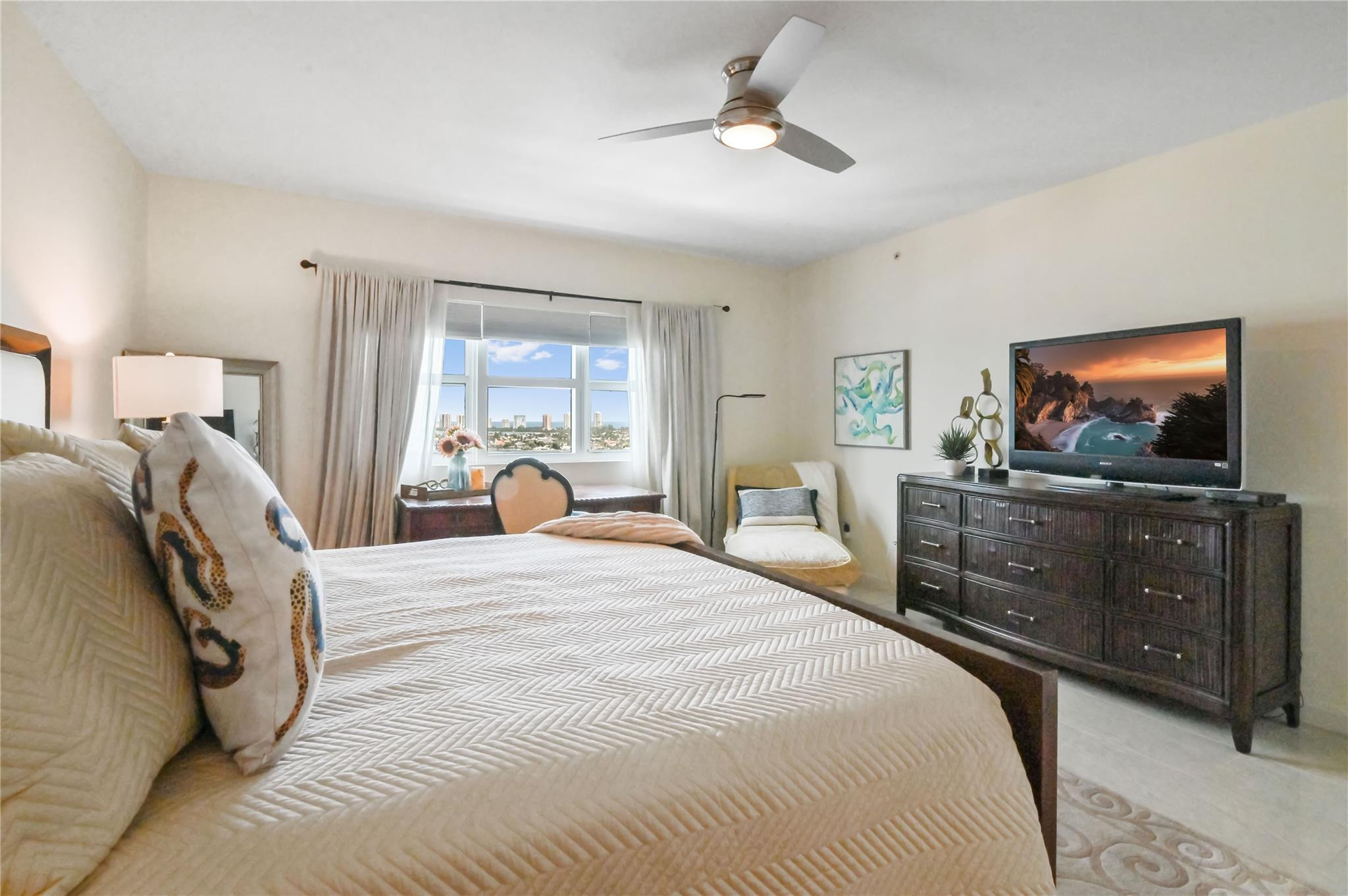 2650 Lake Shore Dr 1704