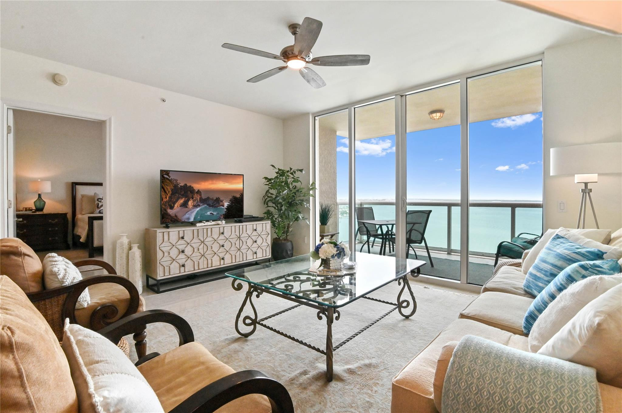 2650 Lake Shore Dr 1704