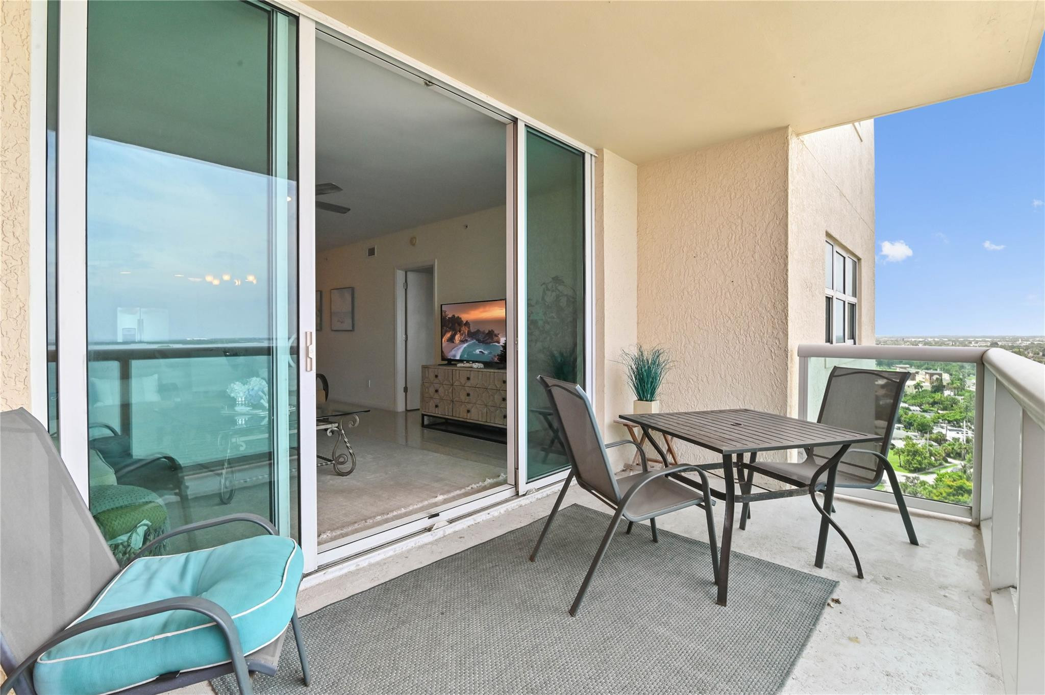 2650 Lake Shore Dr 1704
