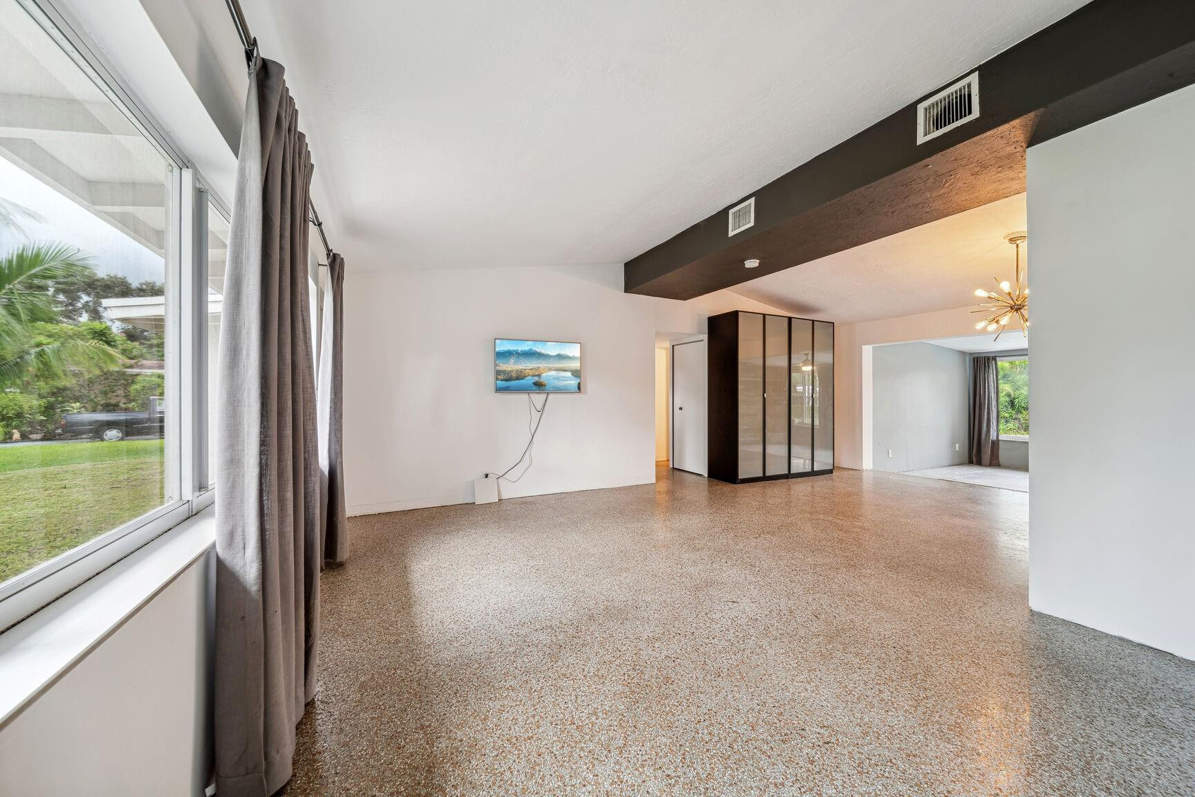 1217 SW 30th Ave