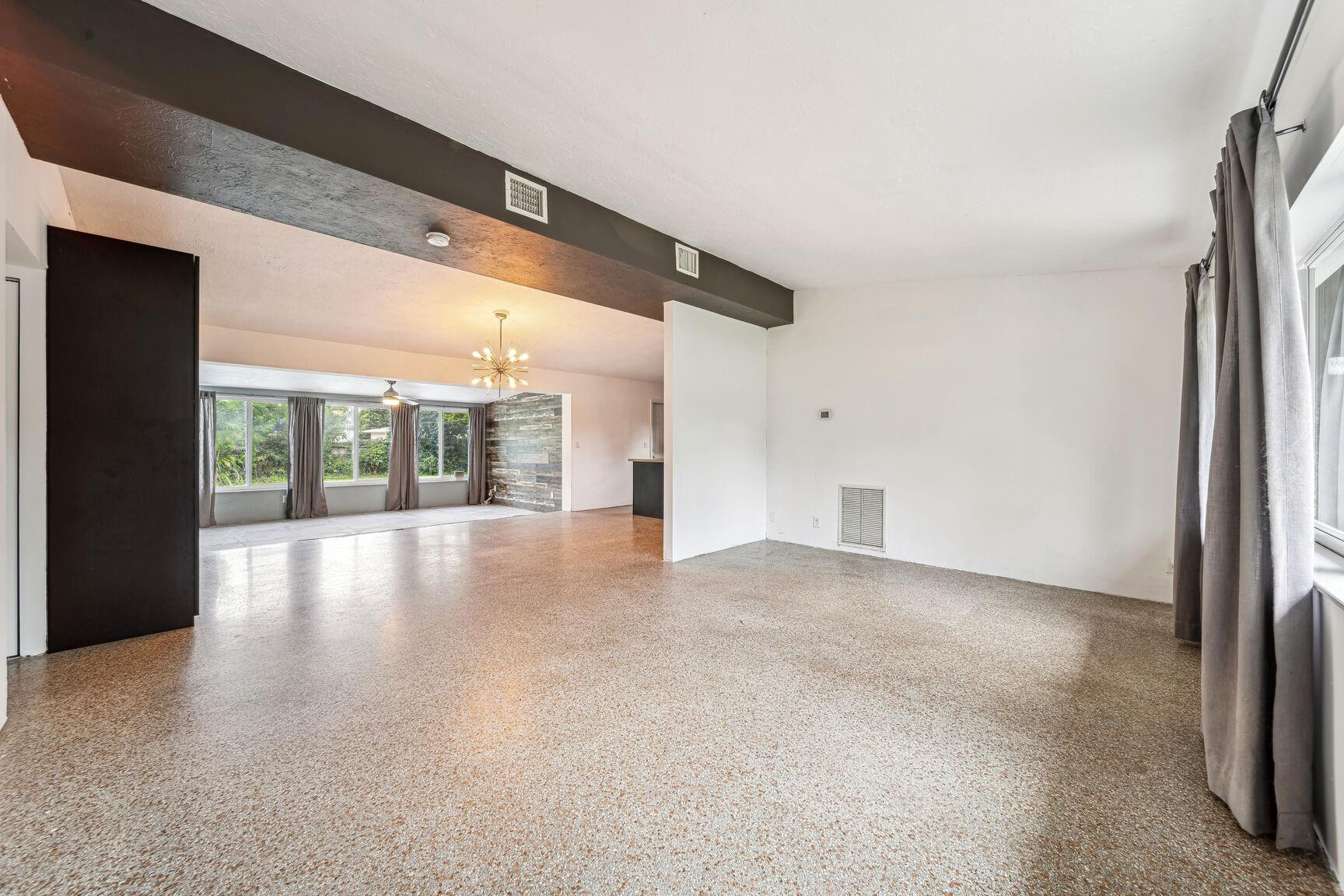 1217 SW 30th Ave