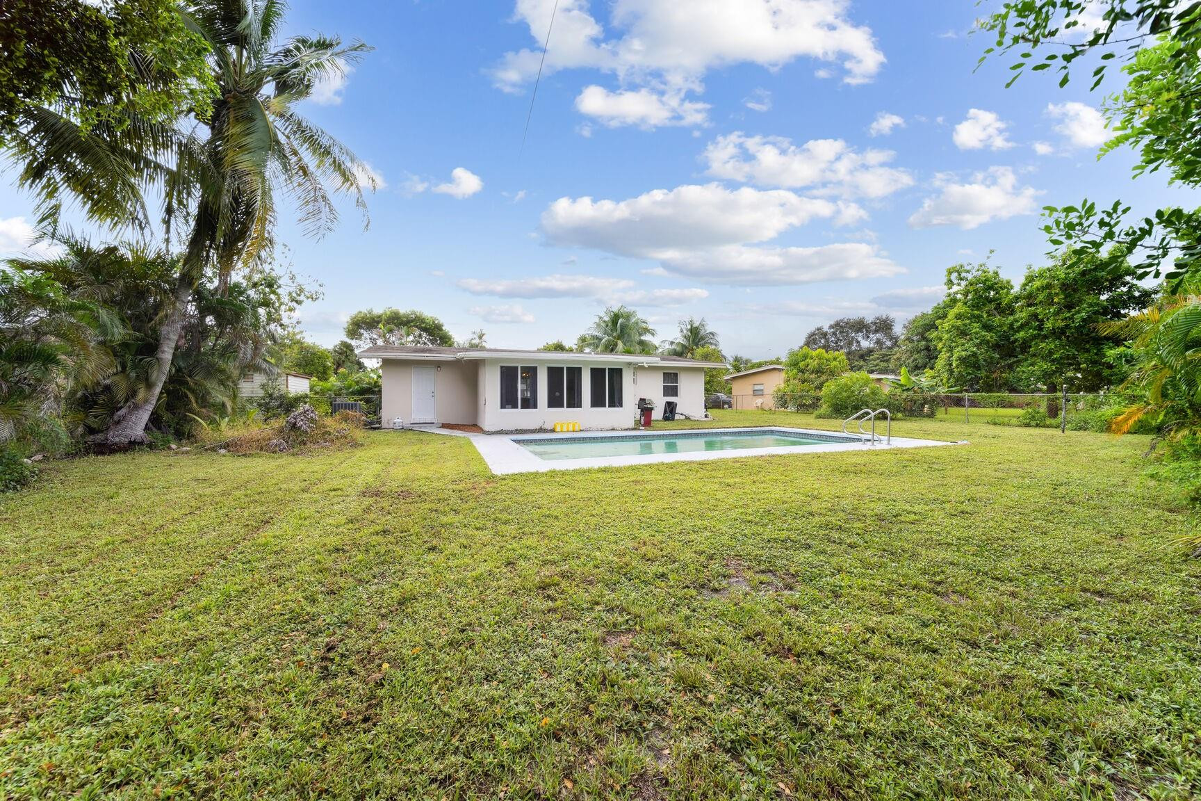 1217 SW 30th Ave