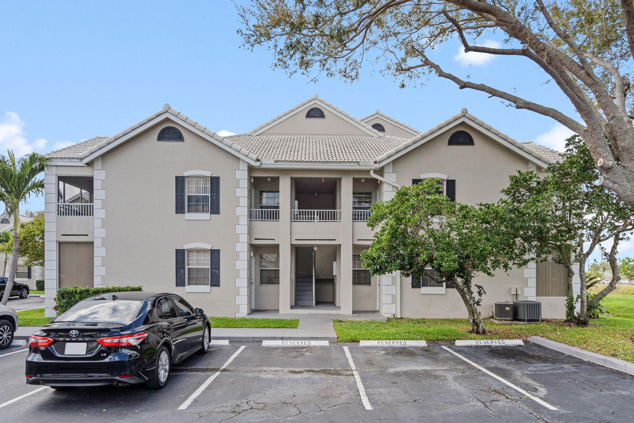 2881 N Oakland Forest Dr 213