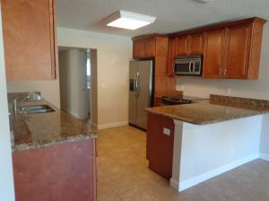 6 ROBALO Court