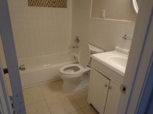 6 ROBALO Court