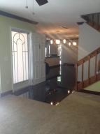 825 Center Street 8c