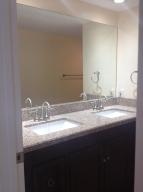 825 Center Street 8c