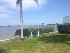 825 Center Street 8c