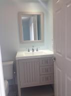 825 Center Street 8c