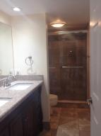 825 Center Street 8c