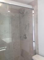 825 Center Street 8c