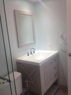 825 Center Street 8c