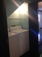 825 Center Street 8c