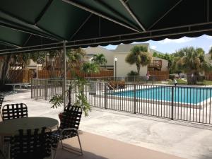 645 Executive Center Drive R 107