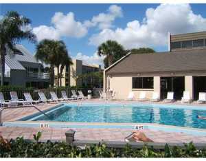 1605 S Us Highway 1 V5-205