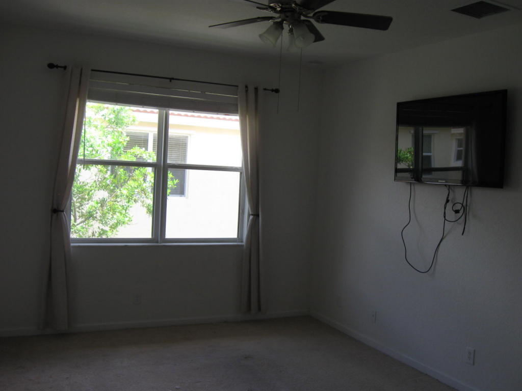 9461 SW Pruple Martin Way