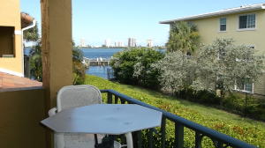 1060 Lake Shore Drive 204
