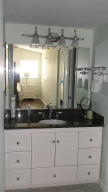1060 Lake Shore Drive 204