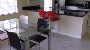 1060 Lake Shore Drive 204
