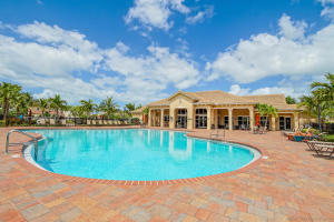 251 Rudder Cay Way
