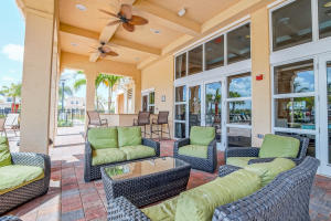 251 Rudder Cay Way