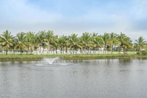 251 Rudder Cay Way
