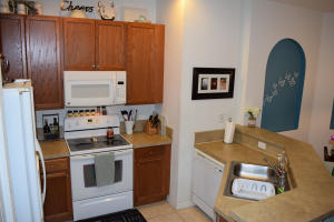127 Seagrape Drive 204